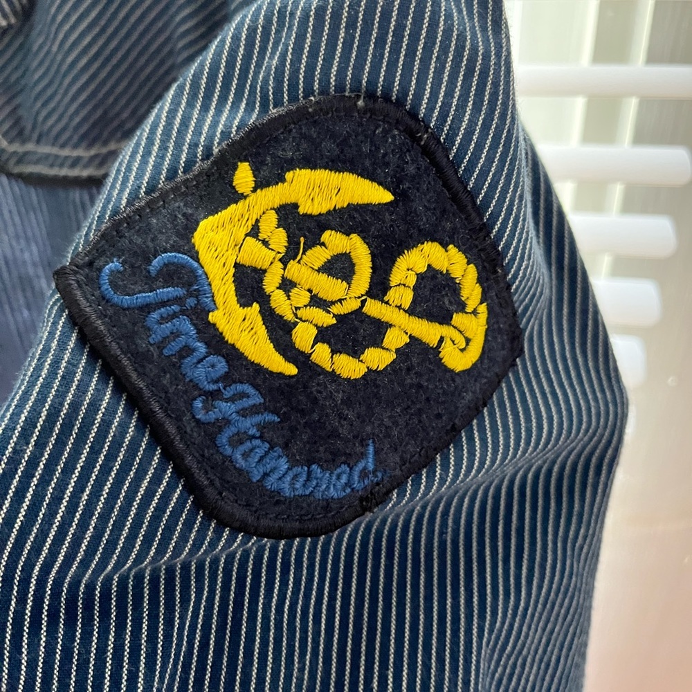 Nice button up - Picture 3 of 5